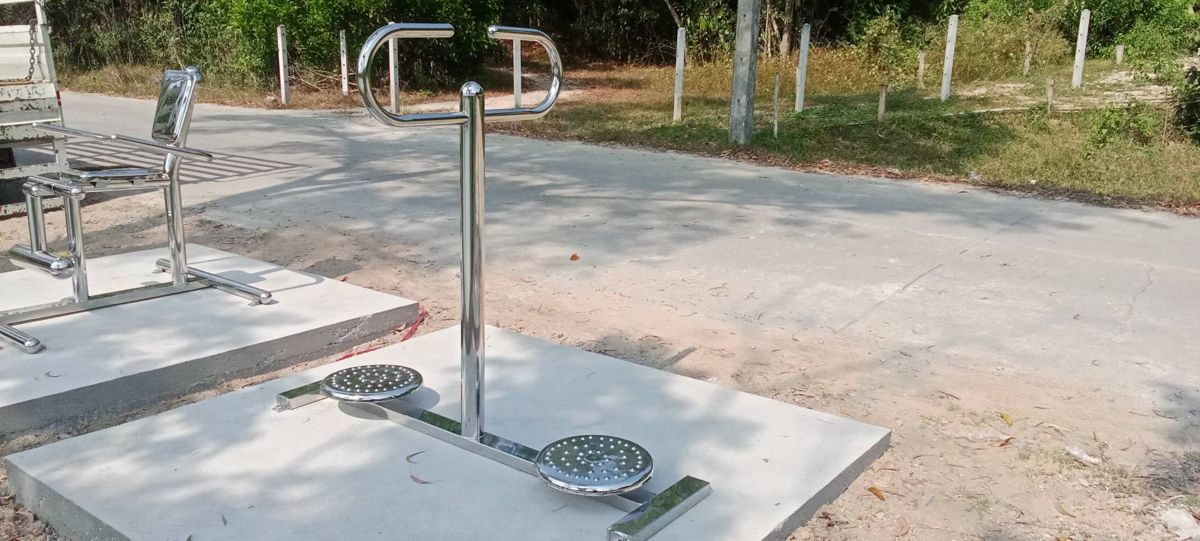 เครื่องเดินวงรีกลางแจ้งสแตนเลส 304 ริมถนน จังหวัดภูเก็ต
